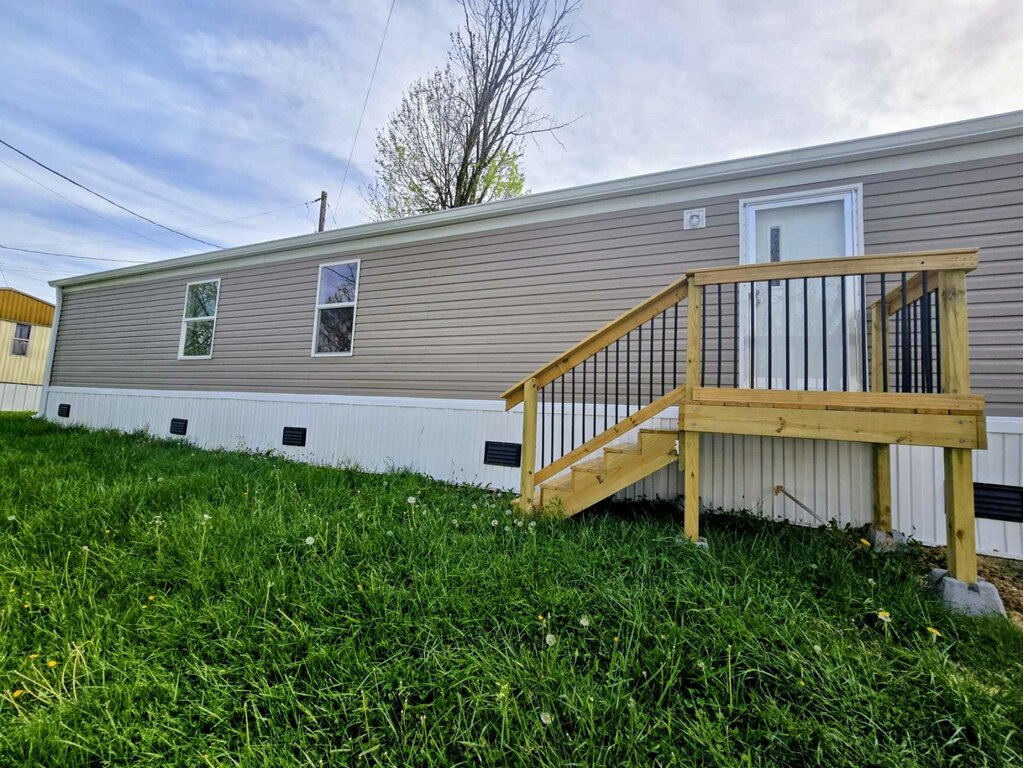 HWY 11E 3064 Volunteer Parkway Lot 8 Bluff City, TN 37618