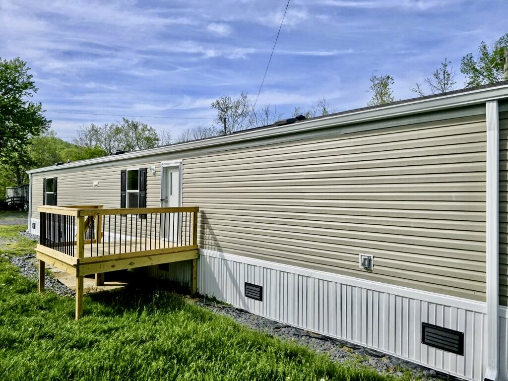 HWY 11E 3064 Volunteer Parkway Lot 8 Bluff City, TN 37618