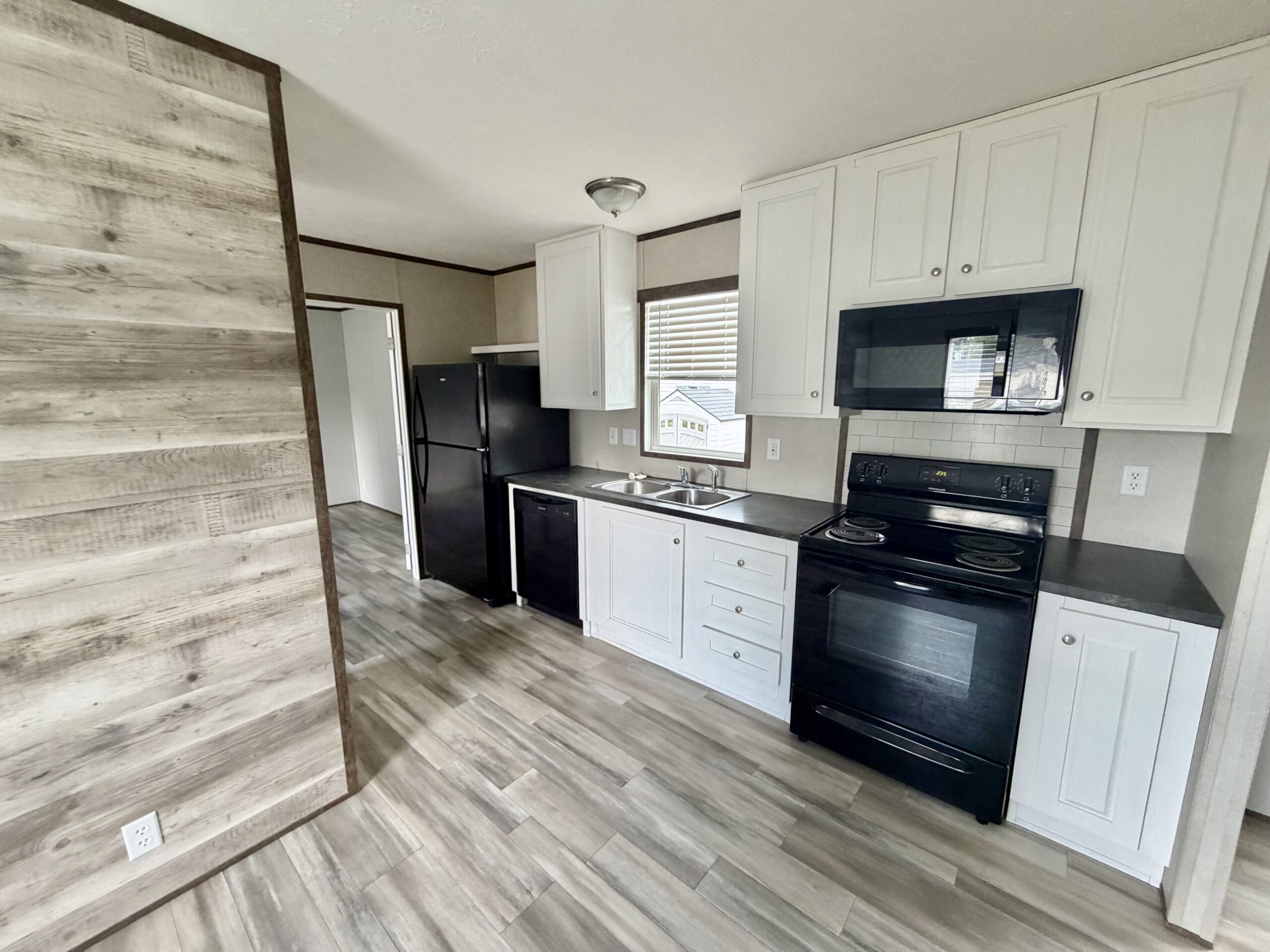 354 Helen St Jacksonville, NC 28546